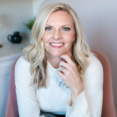 Photo of Mandi Dixon