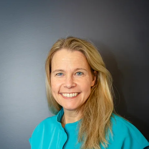 Photo of Maureen Lucas