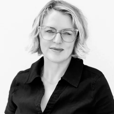 Photo of Sarah Curtis