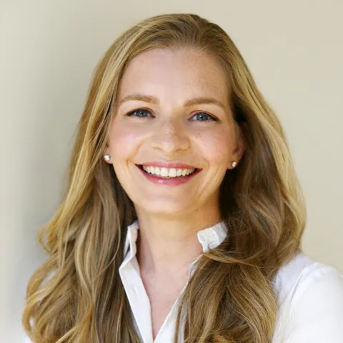 Photo of Annie Weiss