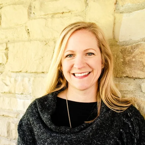 Photo of Sarah Schmitz Burns