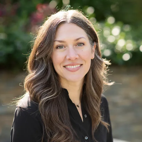 Photo of Shannon R. Navarro