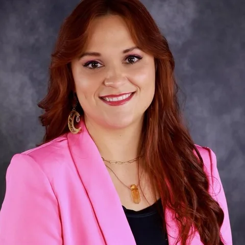 Photo of Amy Beth Hall