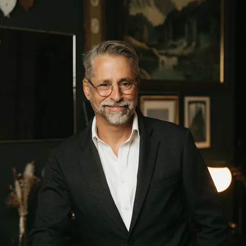Photo of Christopher Delp