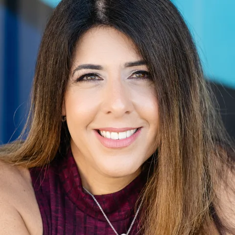 Photo of Ally Kayton