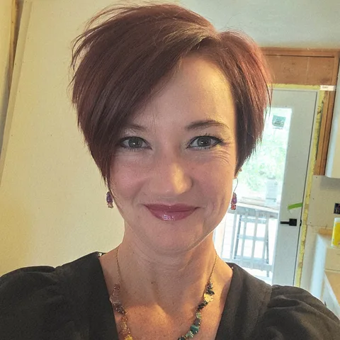 Photo of Elizabeth Buisker